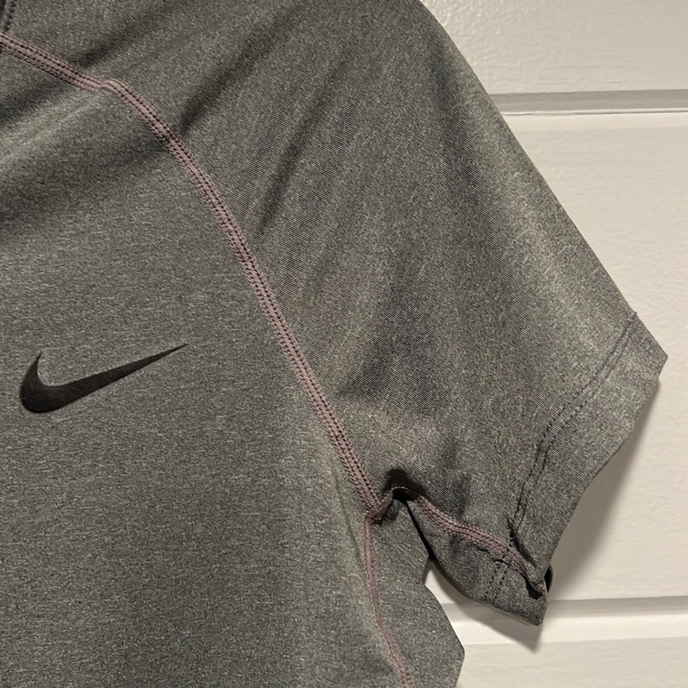 Top - Nike - Picture 4 of 11